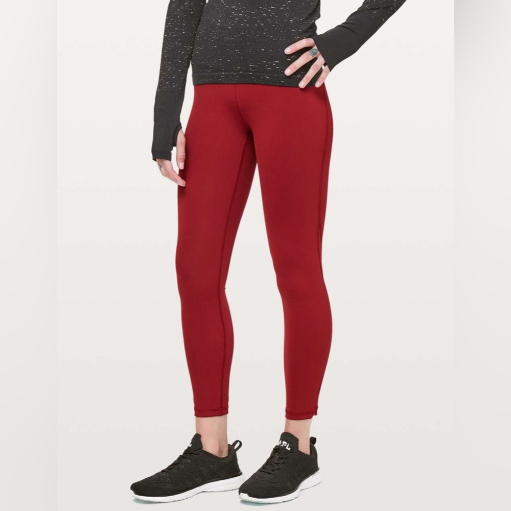 Lululemon Train Times 7/8 Pant *25"
Dark Sport Red Size 8